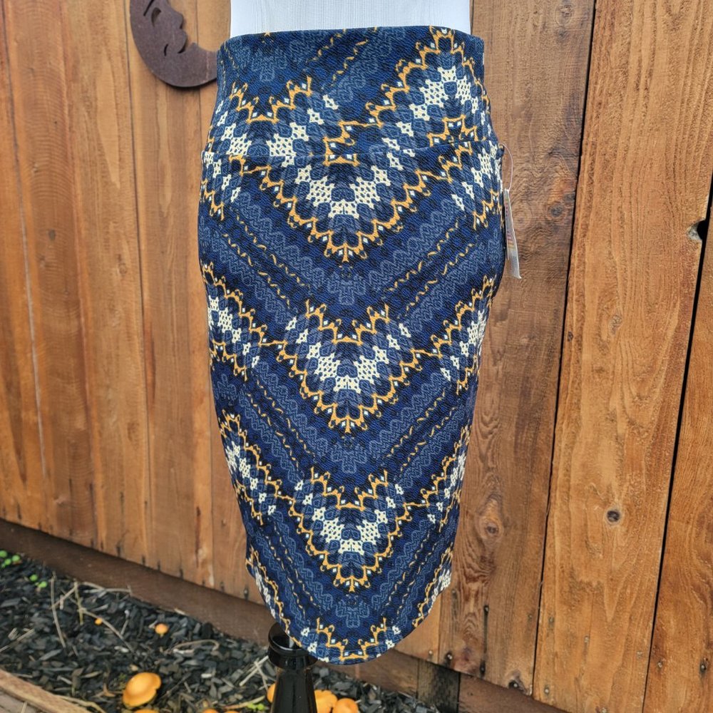SM LuLaRoe Cassie Pencil Skirt
